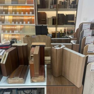 So sánh cửa nhựa composite và cửa nhôm Xingfa vân gỗ