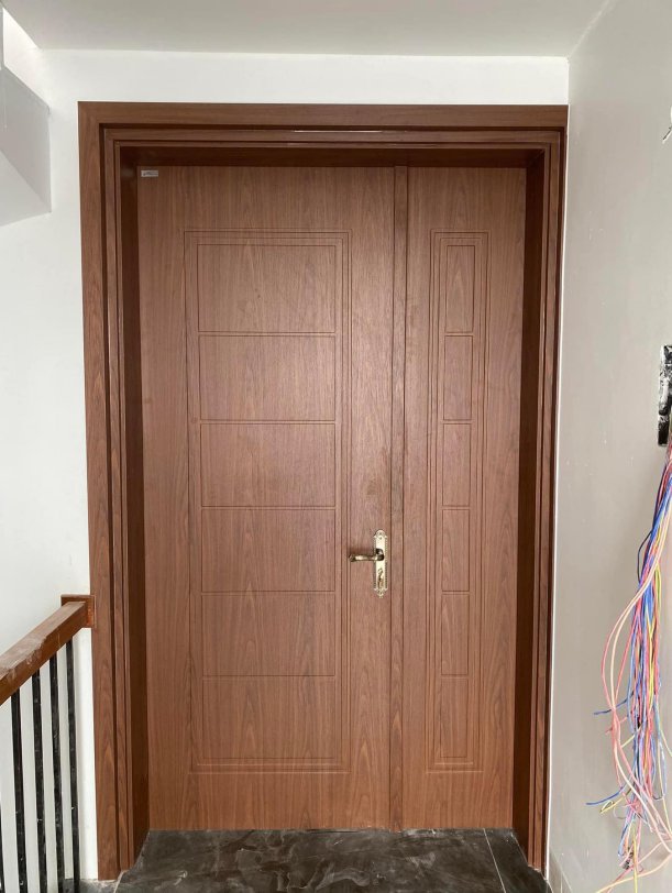 chọn cửa nhựa Composite hay cửa gỗ