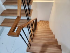 giá tay vịn cầu thang nhựa giả gỗ